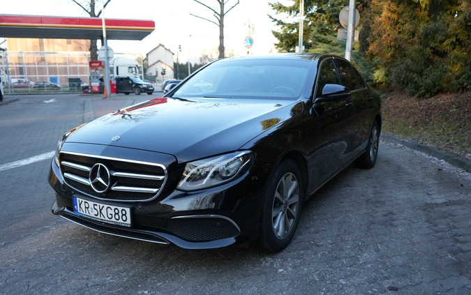 Mercedes-Benz Klasa E cena 99999 przebieg: 177967, rok produkcji 2018 z Kraków małe 172